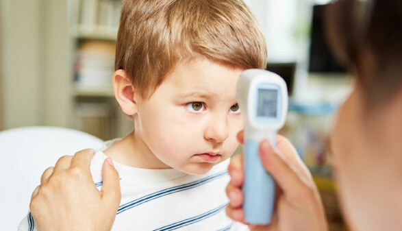Fiebermessen bei Kind