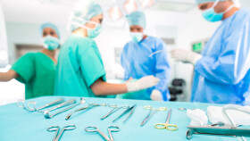 Chirurgen am OP Tisch