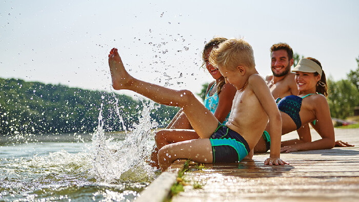 Familie am See
