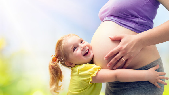 Schwangerschaft mit Kind © Romolotavani, stock.adobe.com
